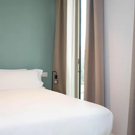Be Mate Catedral Aparthotel Malaga